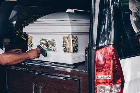 5 Best Caskets - Apr. 2024 - BestReviews