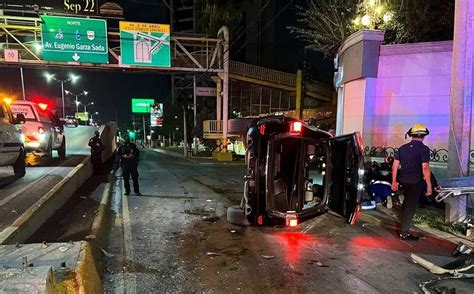 Conductor Ebrio Termina Volcado En Avenida Garza Sada En Monterrey