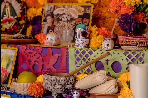 ¿quieres Hacer Un Altar De Día De Muertos Estos Son Los Elementos Que No Pueden Faltar En Tu