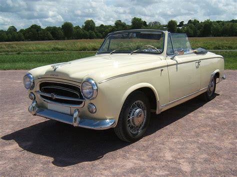 Peter Falk Rip May Columbos Peugeot 403 Convertible Putter On