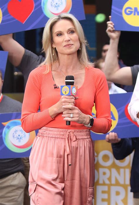 Amy Robach 5 Things To Know About The Gma Anchor