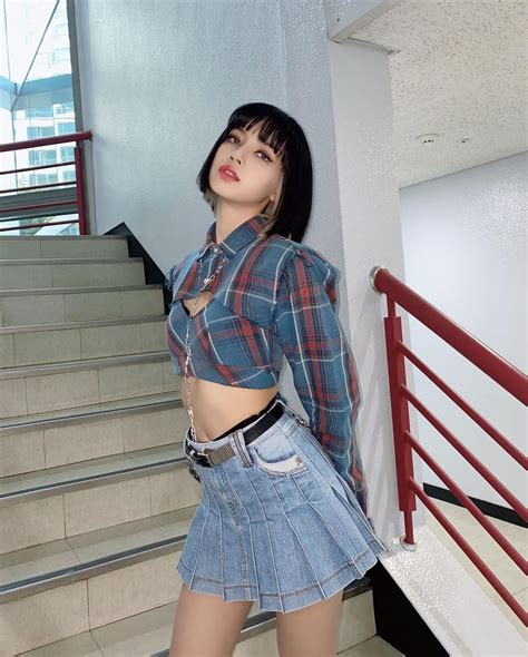 Lisa Pics On Twitter Blackpink Fashion Women Stage Outfits