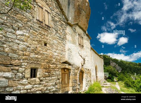 Troglodyte France High Resolution Stock Photography And Images Alamy