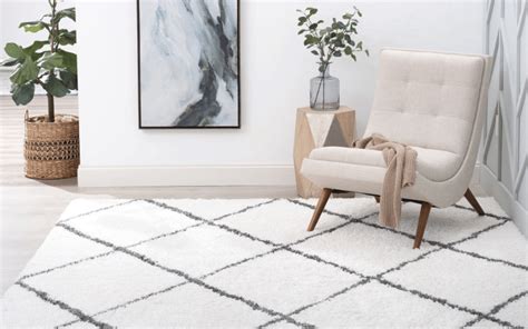 Everything You Need to Know About Large Rugs - Decorsify