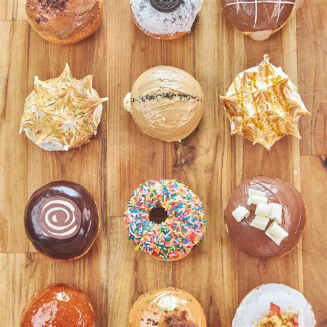 CAJA X 6 SNOB | Snob Premium Donuts