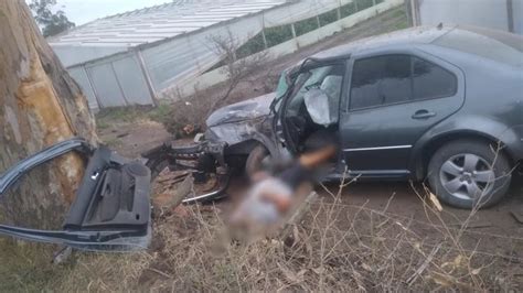 Murió un hombre de 34 años al chocar su auto contra un árbol en Mar del