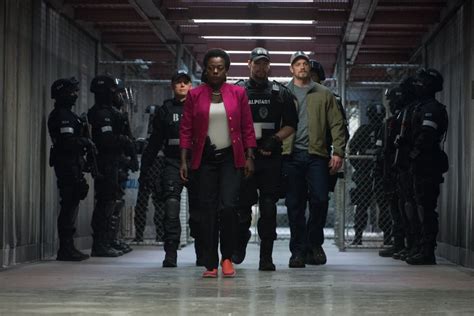 Amanda Waller Viola Davis Leads The Charge Suicide Squad Pictures