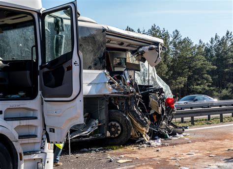 Niemcy Wypadek Polskiego Autokaru Znamy Liczb Rannych Nowe Fakty