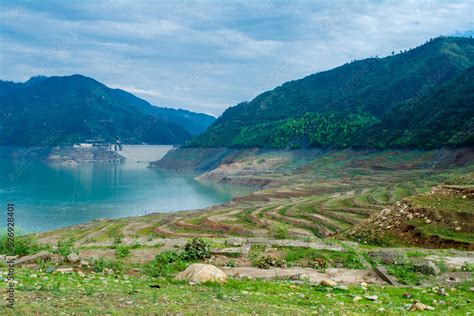 Tehri lake surrounded by mountains in Uttarakhand, india, Tehri Lake is ...