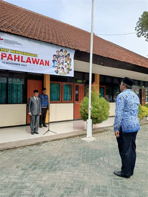 Upacara Hari Pahlawan November