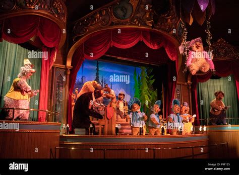 Disney Country Bear Jamboree Hi Res Stock Photography And Images Alamy