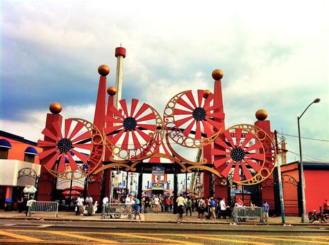 iPhone 4 New York: Luna Park Entrance, Coney Island, Brooklyn