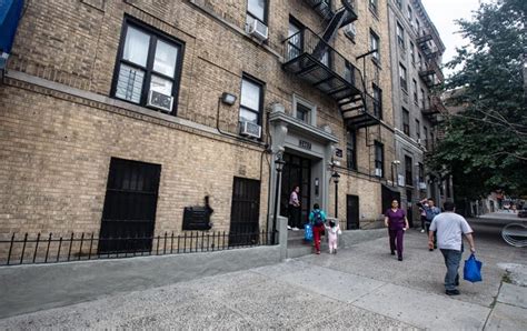 5 Year Old Twins Found Dead In Bronx Apartment Nypd