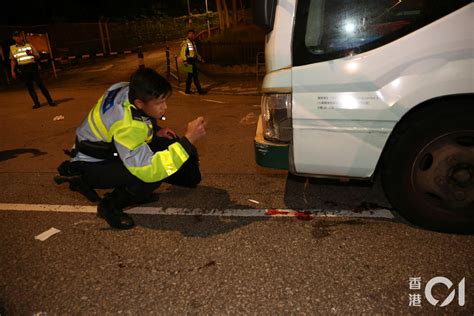 小巴司機疑無拉好手掣下車接外賣 心急救車捲車底 昏迷送院不治 Lihkg 討論區