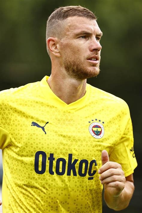 Son Dakika Fenerbahçe de Edin Dzeko ilk antrenmanına çıktı Futbol