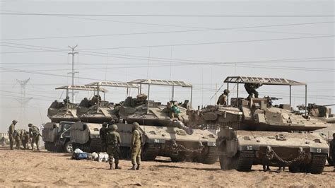 El Ejército Israelí Realiza Una Incursión Selectiva Con Tanques En La