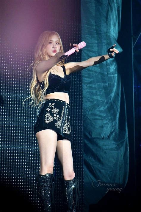 Pin By Dan On Blackpink Ros Blackpink Fashion Blackpink Outfit