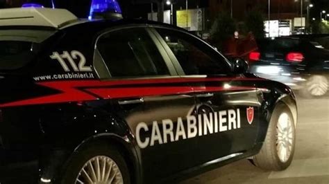 Minaccia Di Morte La Moglie Al Lavoro Poi Terrorizza I Figli E La