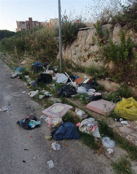 Via Berlinguer Una Discarica A Cielo Aperto