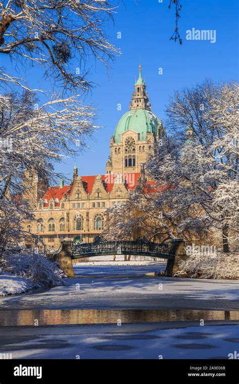 Hannover, city hall in winter Stock Photo - Alamy