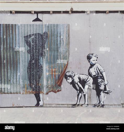 Banksy mural art Fotos und Bildmaterial in hoher Auflösung Alamy