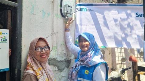 Rayakan Hln Ke Pln Uid Jabar Menyalakan Sambungan Listrik Gratis