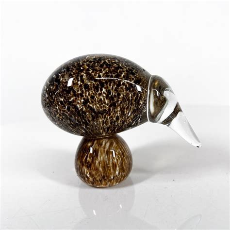 Modern Murphy Art Glass Kiwi Bird Paperweight New Zealand For Sale At