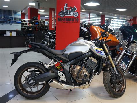 Купить б у Honda CB 650R инжектор 6 передач в Москве серебристый naked