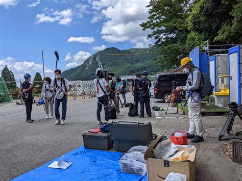 タケ On Twitter 熊本地震の復旧工事現場などを見学する南阿蘇鉄道のレールウォークツアーに参加。今はハーネス装着などの準備中。見た