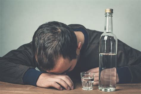 What Are The Common Warning Signs Of Alcoholism