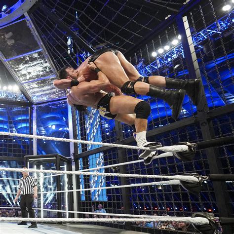 La Knight Vs Drew Mcintyre Men S Elimination Chamber Match Wwe