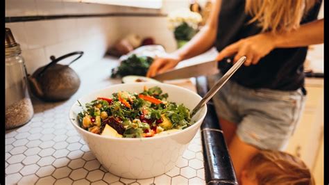 How To Make The Perfect Salad Youtube