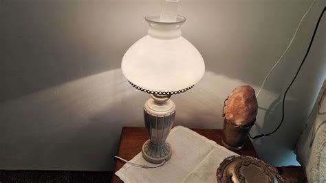 Lampa Sto Owa Vintage Stylizowana Na Naftow Z Porcelitu Warszawa