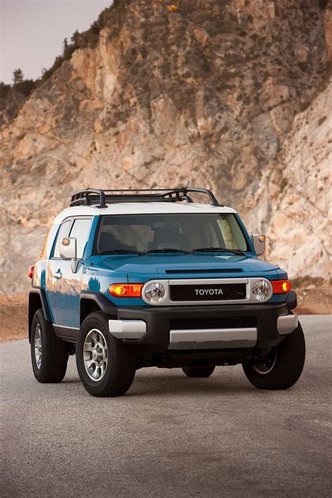 TOYOTA FJ Cruiser Specs Photos 2011 2012 2013 2014 2015 2016