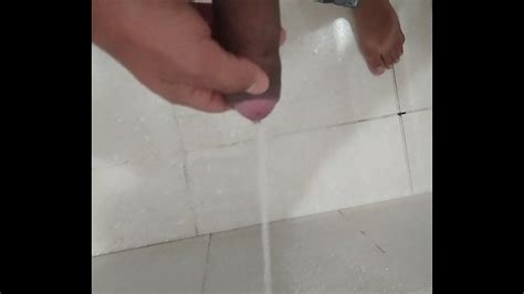 Mijando pela manhã XVIDEOS