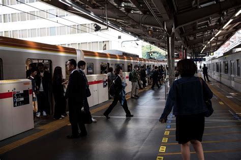 日本一家鐵路公司為提前發車20秒道歉 紐約時報中文網