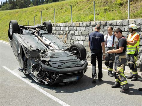 Unfall In Doren Auto Landet Auf Dach Krumbach VOL AT