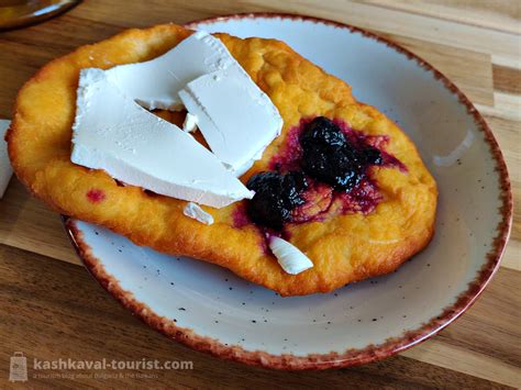 16 Bulgarian food classics you cannot afford to miss - kashkaval tourist