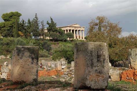 Temple of Hephaestus in Ancient Agora of Athens Editorial Photography ...