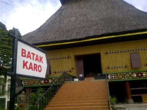 Fakta Rumah Adat Karo Hunian Asli Sumatra Utara Berbentuk Unik