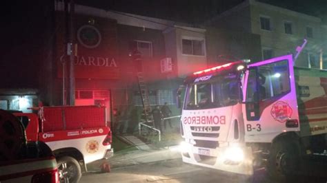 Carlos Paz Incendio en la Clínica San Patricio Intensa movilización