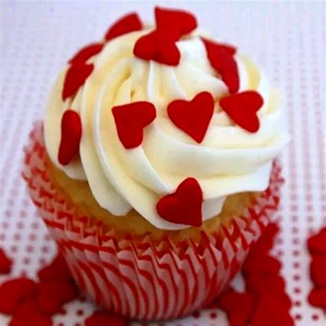 Descobrir 91 Imagem Bolo Cupcake Simples Vn