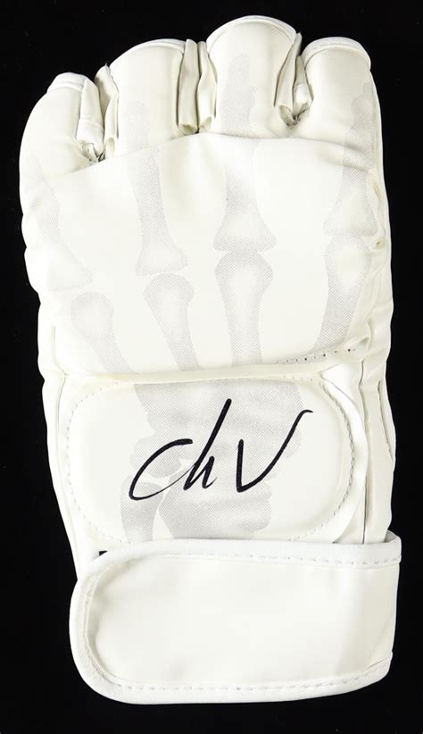 Marlon Chito Vera Signed Ufc Glove Beckett Pristine Auction