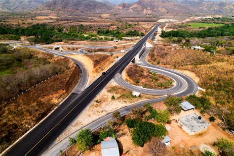 Amlo Inaugura Carretera De Oaxaca Puerto Escondido Tras A Os De