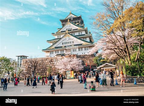 Osaka Japan April 5 2016 Osaka Castle And Tourist People With
