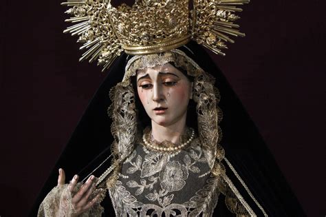 Nuestra Señora de las Lágrimas vestida para los Cultos de la Hermandad