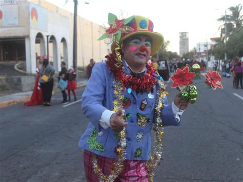 Familias Boque As Disfrutan Desfile Navide O