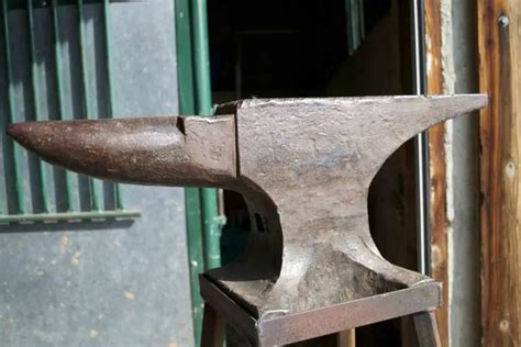 No Bullshit Guide to the Best 10 Anvils For Sale (Blacksmith,Bladesmith ...