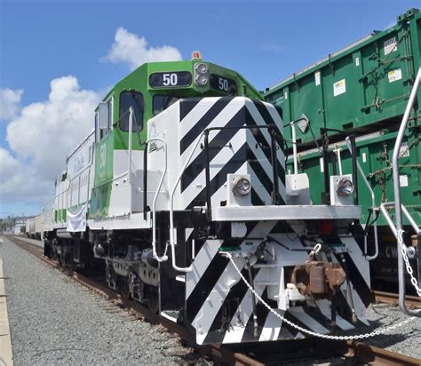 Pacific Harbor Line displays battery locomotive at ceremony for engineers - Trains