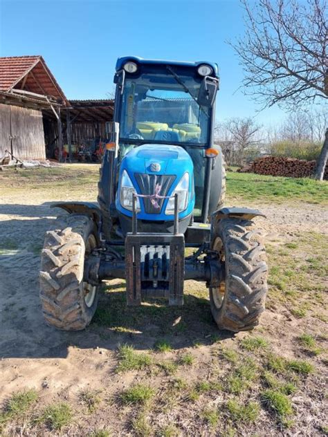 Traktor New Holland T4030